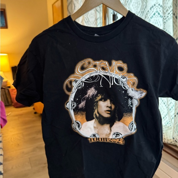 Stevie Nicks Tops - Steve Nicks Black Graphic Short Sleeve Tee 2023 tour
